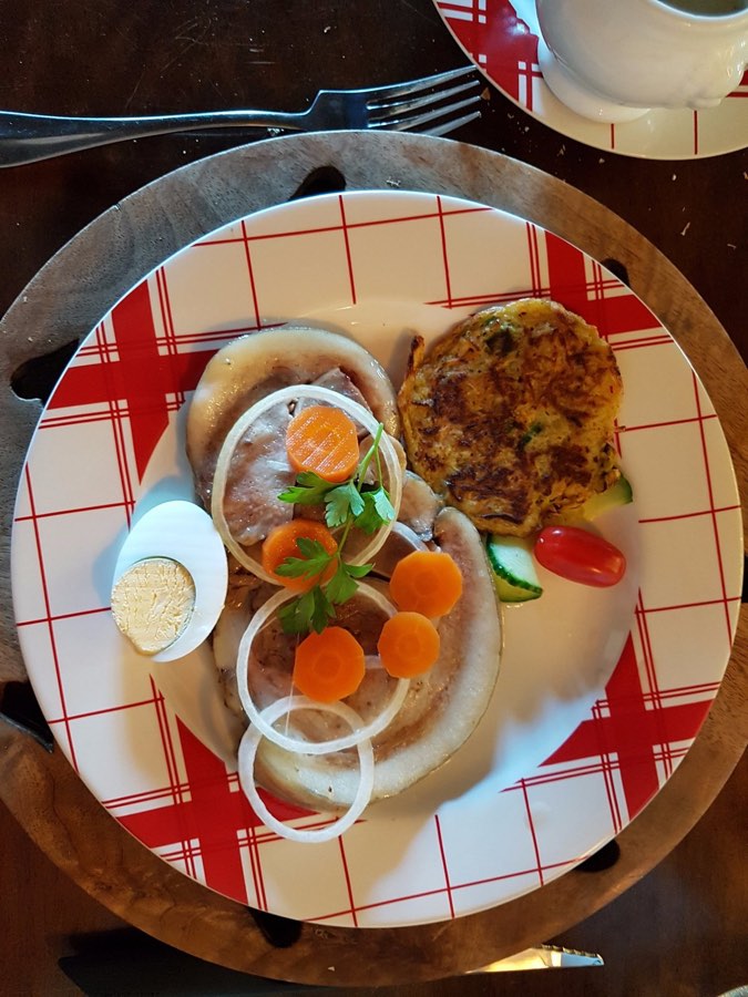 Tête de veau et galette de pommes de terre
